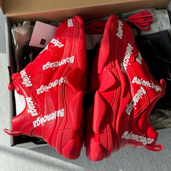 Balenciaga women’s Triple S Logotype Sneakers, size 40. New in box. - Picture 6 of 8